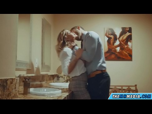 ❤️ כשבלונדינית חזה מפתה אותך בשירותים ציבוריים ❤❌ סרטון סקס ב-iw.porn-milf-300.ru